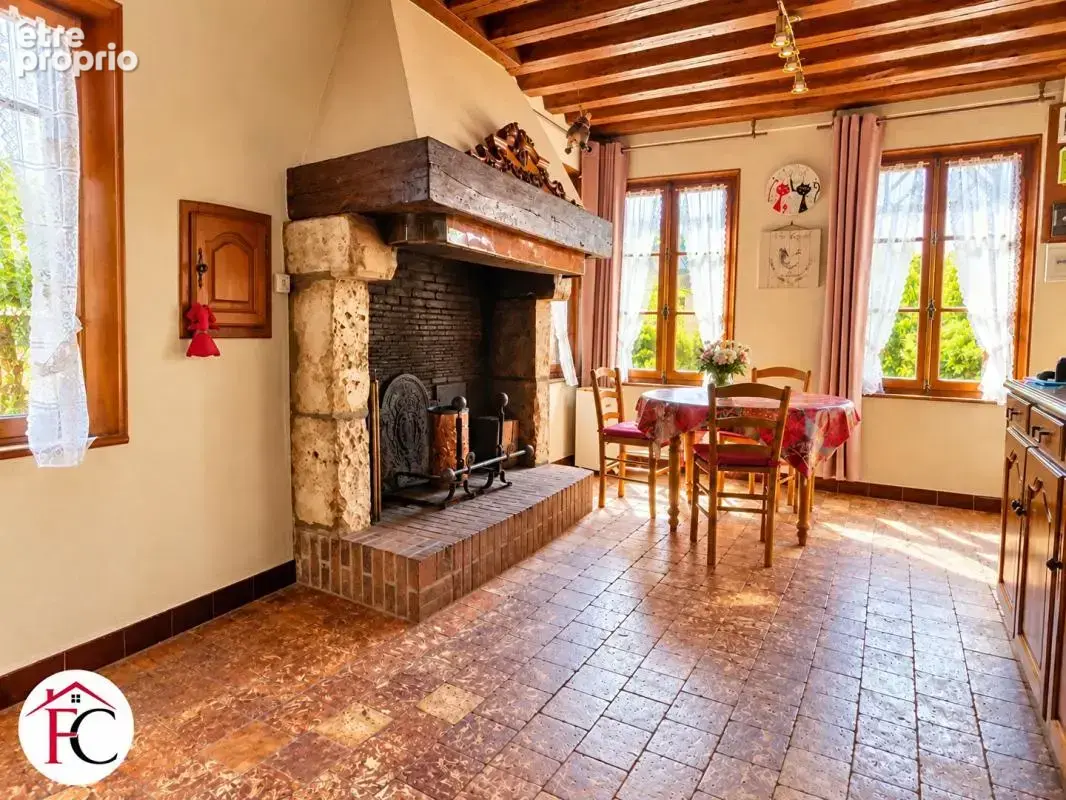 Maison familiale 150 m²  5 chambres Jardin 450 m² Bourg avec commerces à 8 km de L'Aigle - photo 2