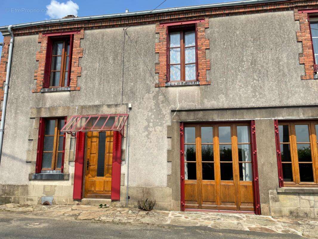 Maison en pierre en bon état avec dépendance 85500€ - photo 8