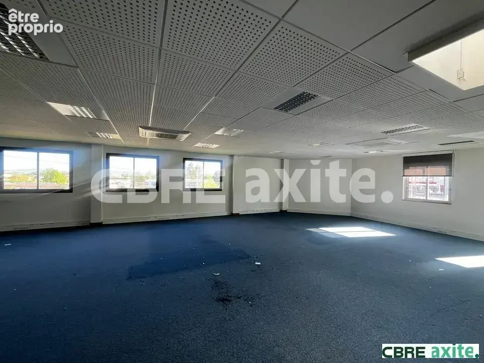 Commerce 374 m² à Bourgoin-Jallieu  - photo 5