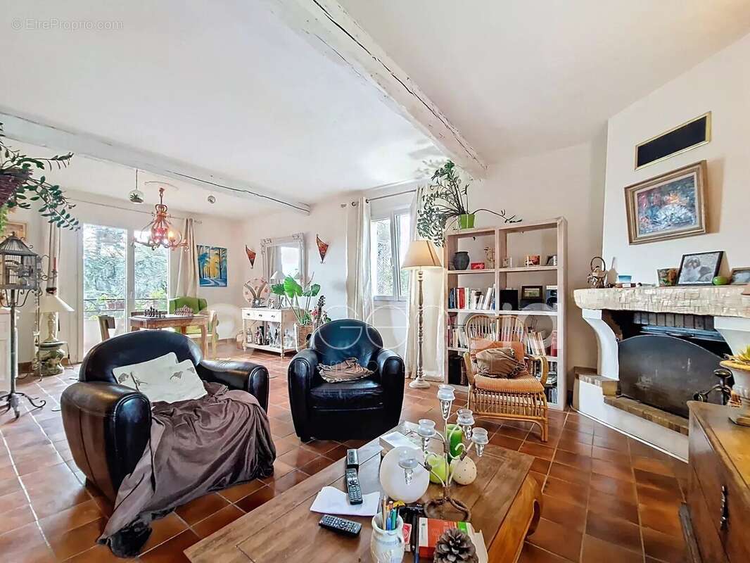 Belle villa divisée en 2 appartements à Peymeinade - photo 4