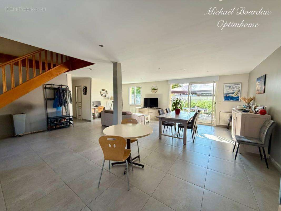 EXCLUSIVITÉ – LE LUDE – Maison 4 chambres - Vie de plain-pied - 3 garages - Terrain clos - Centre-ville à pied - photo 5