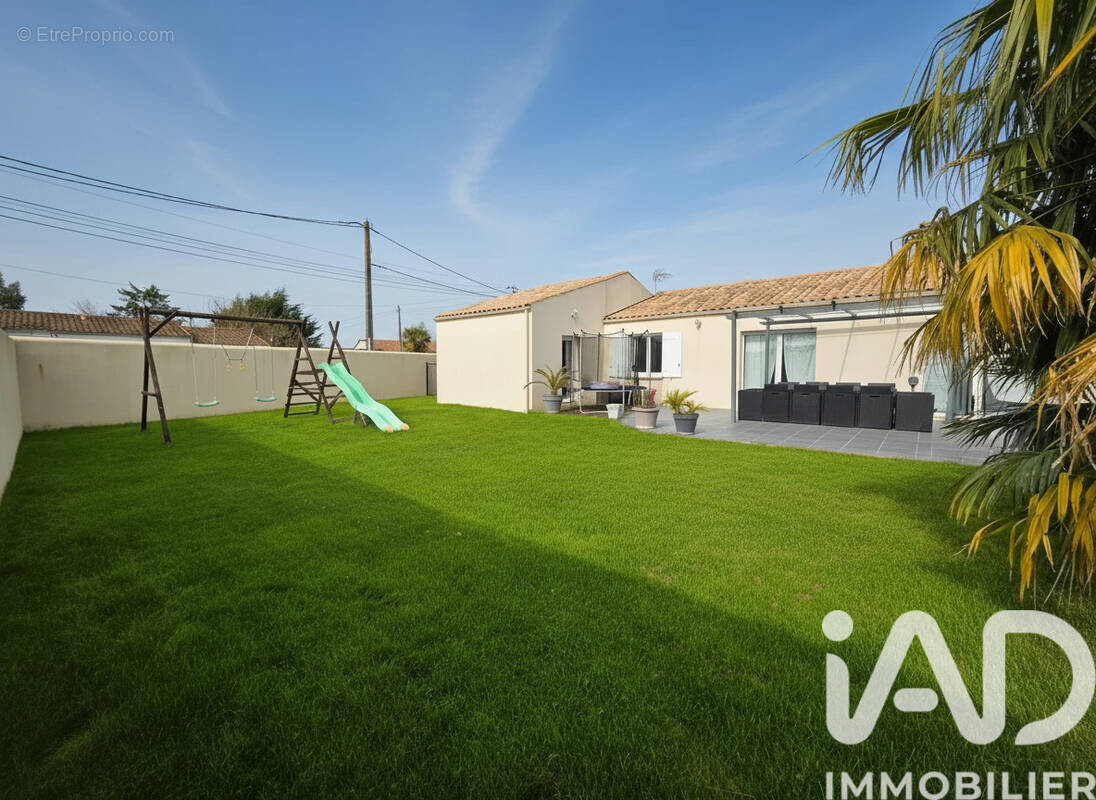 Photo 1 - Maison à SAINT-JUST-LUZAC