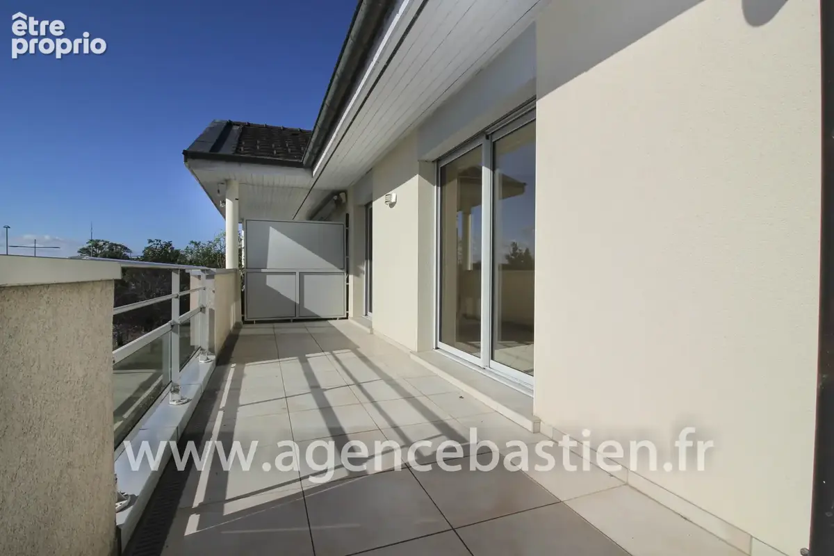 DIVONNE-LES-BAINS   Grand T3 de 93 m2 avec terrasse de plus de 30 m2   Dernier étage   Exclusivité - photo 11
