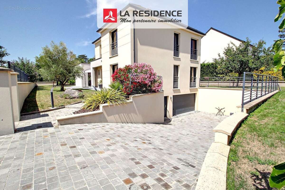 Maison à TRIEL-SUR-SEINE