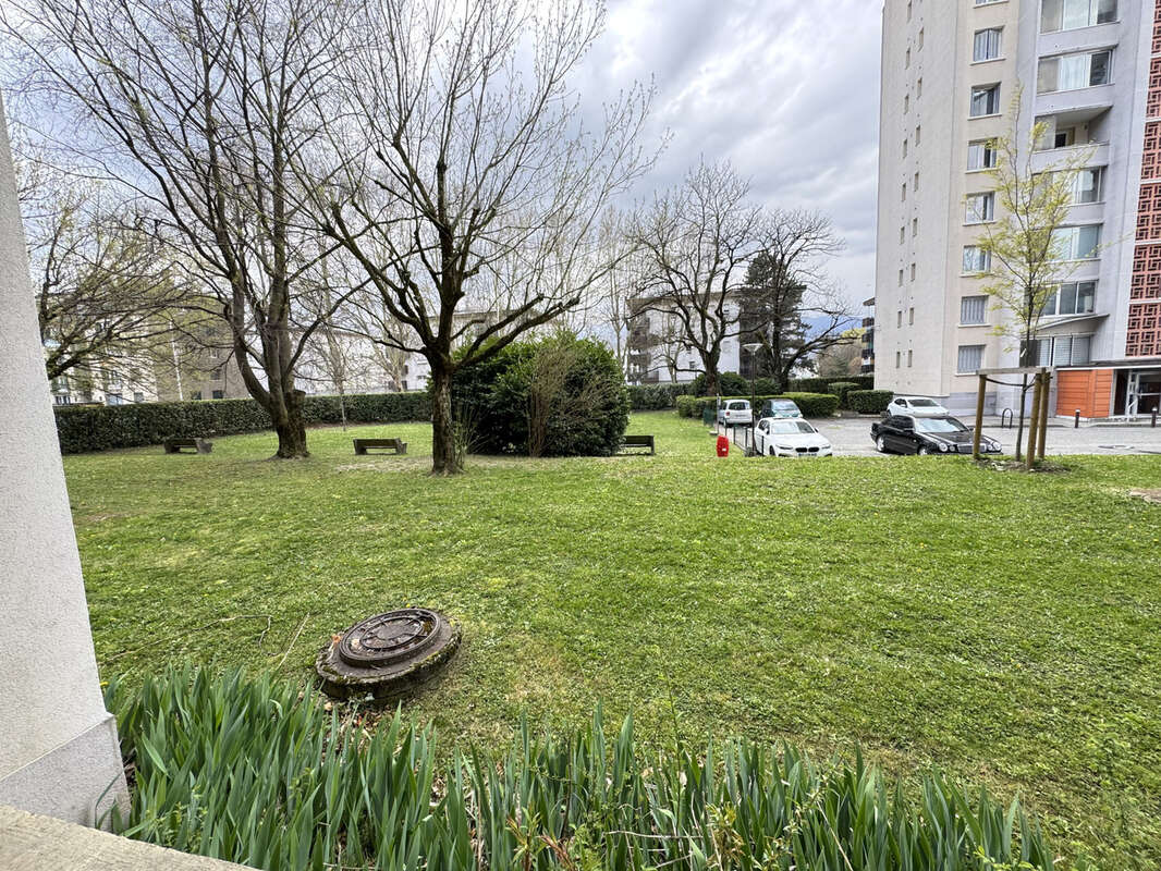 Appartement à SAINT-MARTIN-D'HERES