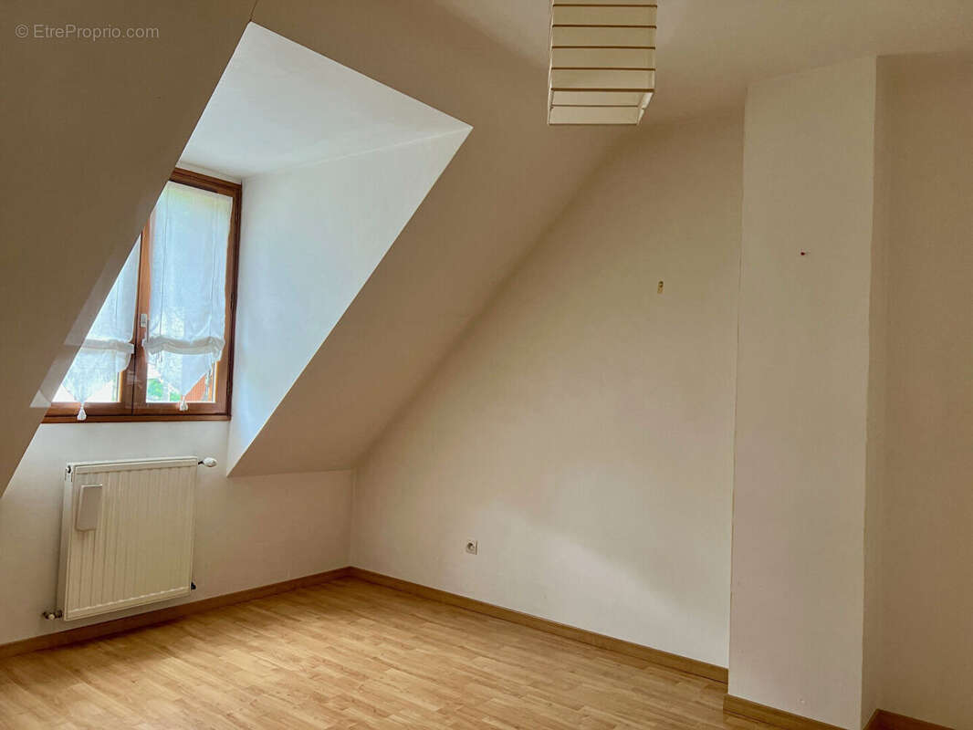 Maison à NAZELLES-NEGRON