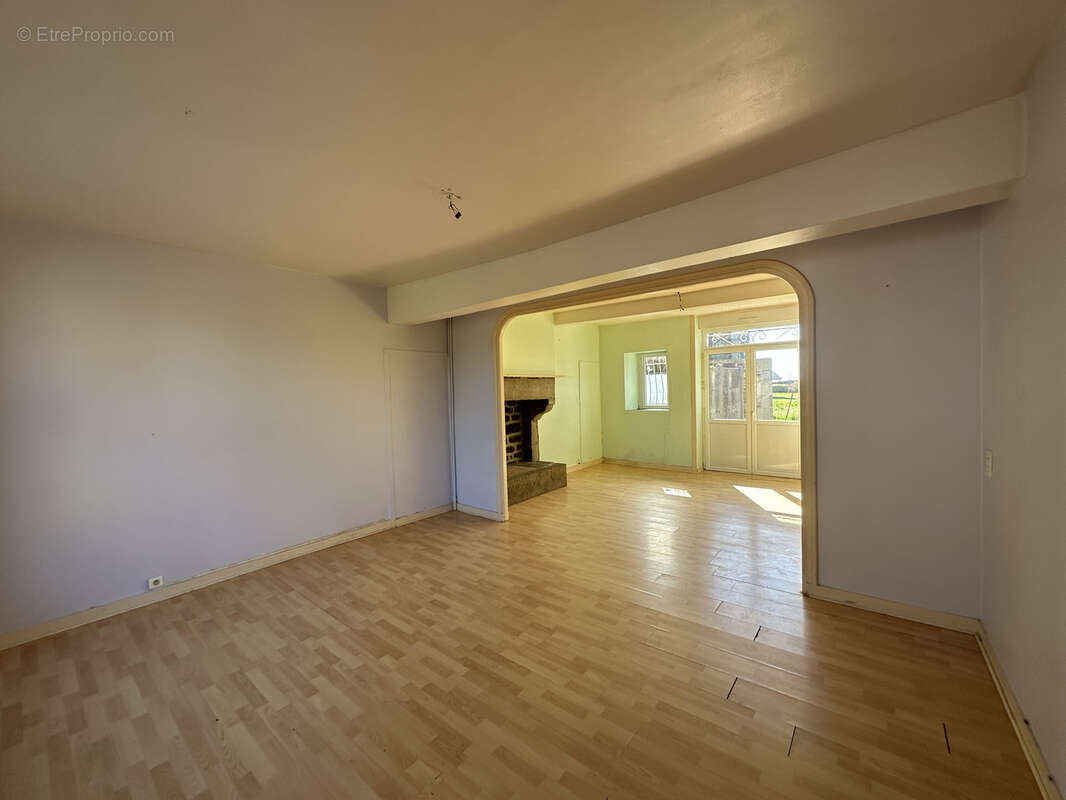 Maison à REFFUVEILLE