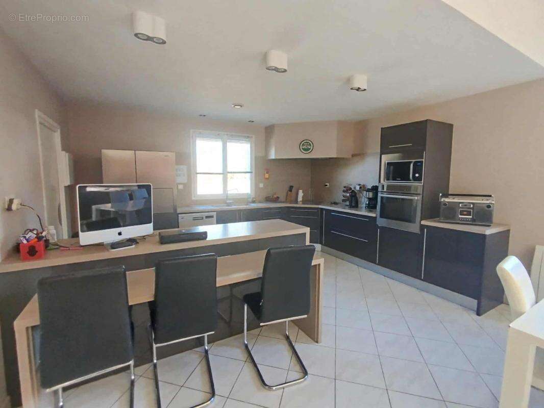 Maison à NEGREPELISSE