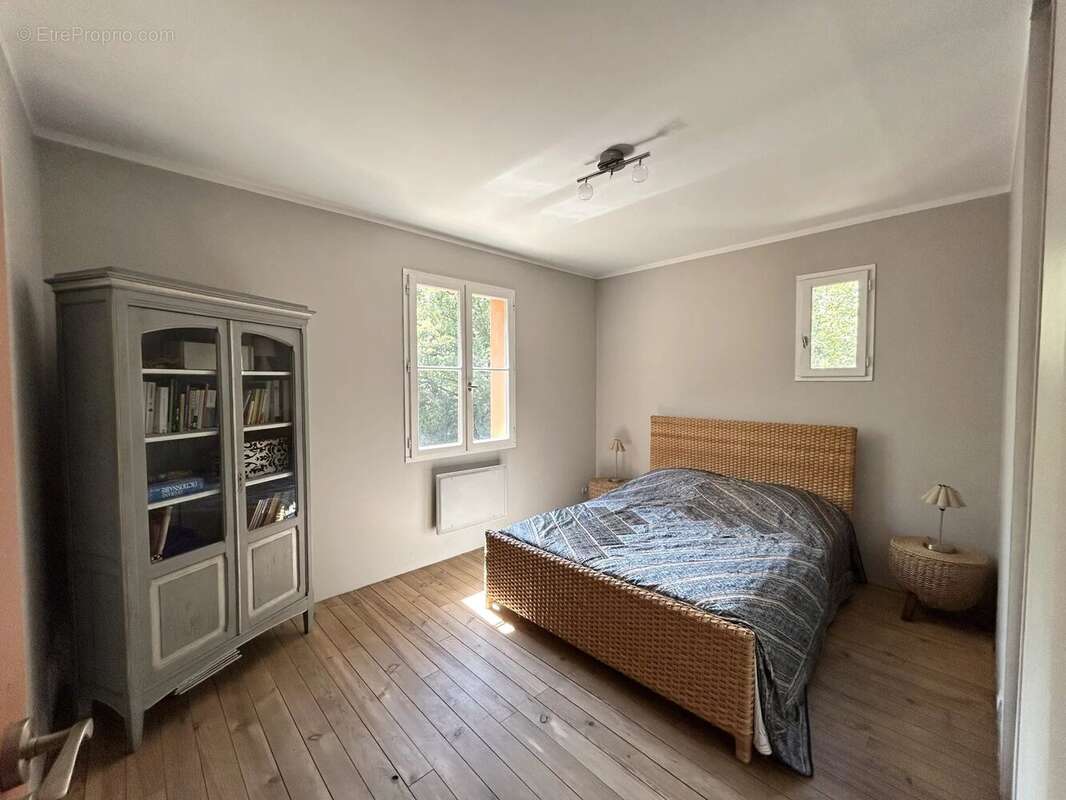 Bastide Provençale 6 pièces – 180 m² – GAREOULT - photo 16
