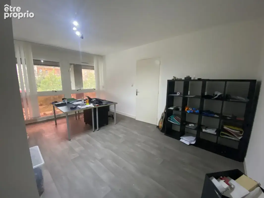 Local 27m2 Jean-Jaures - photo 2