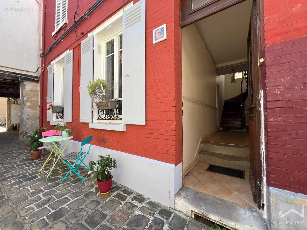 Appartement à NANTERRE