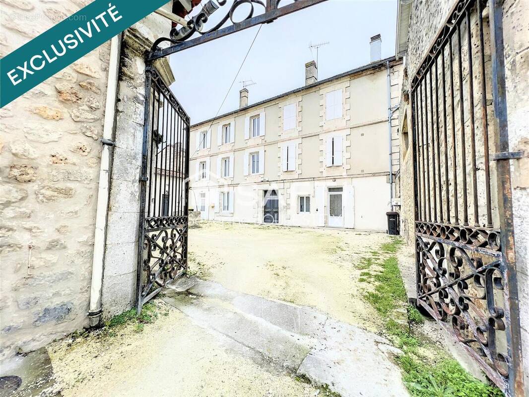 Photo 1 - Appartement à LA COURONNE
