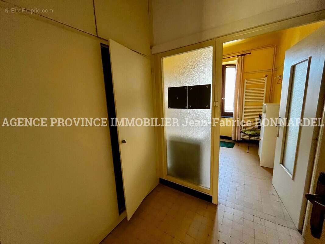 Maison 112 m² à Suze-La-Rousse  - photo 9