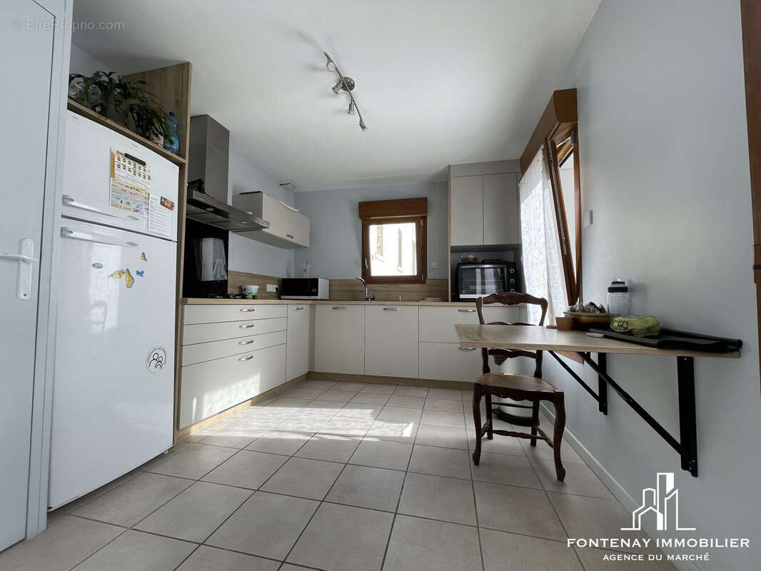 Maison à SAINT-HILAIRE-DES-LOGES