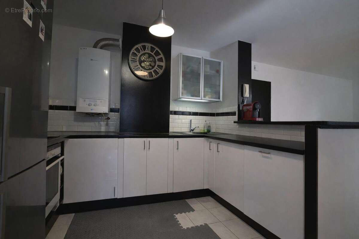 Appartement à VAUJOURS