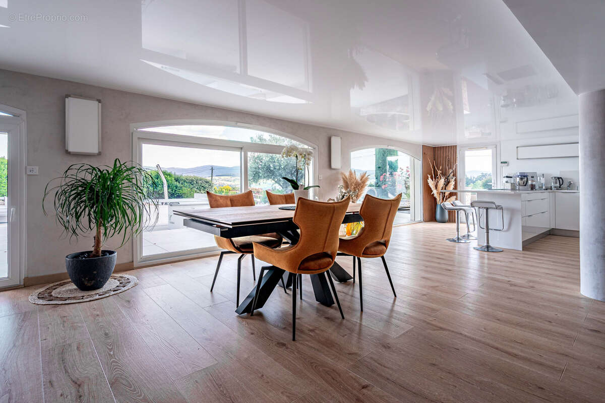 Maison à SAINT-MARTIN-LA-PLAINE