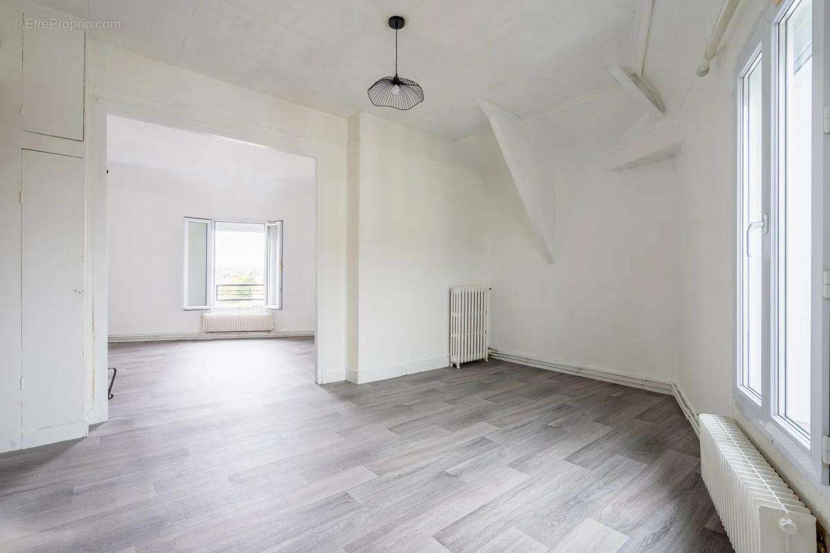 Appartement à LE PERREUX-SUR-MARNE