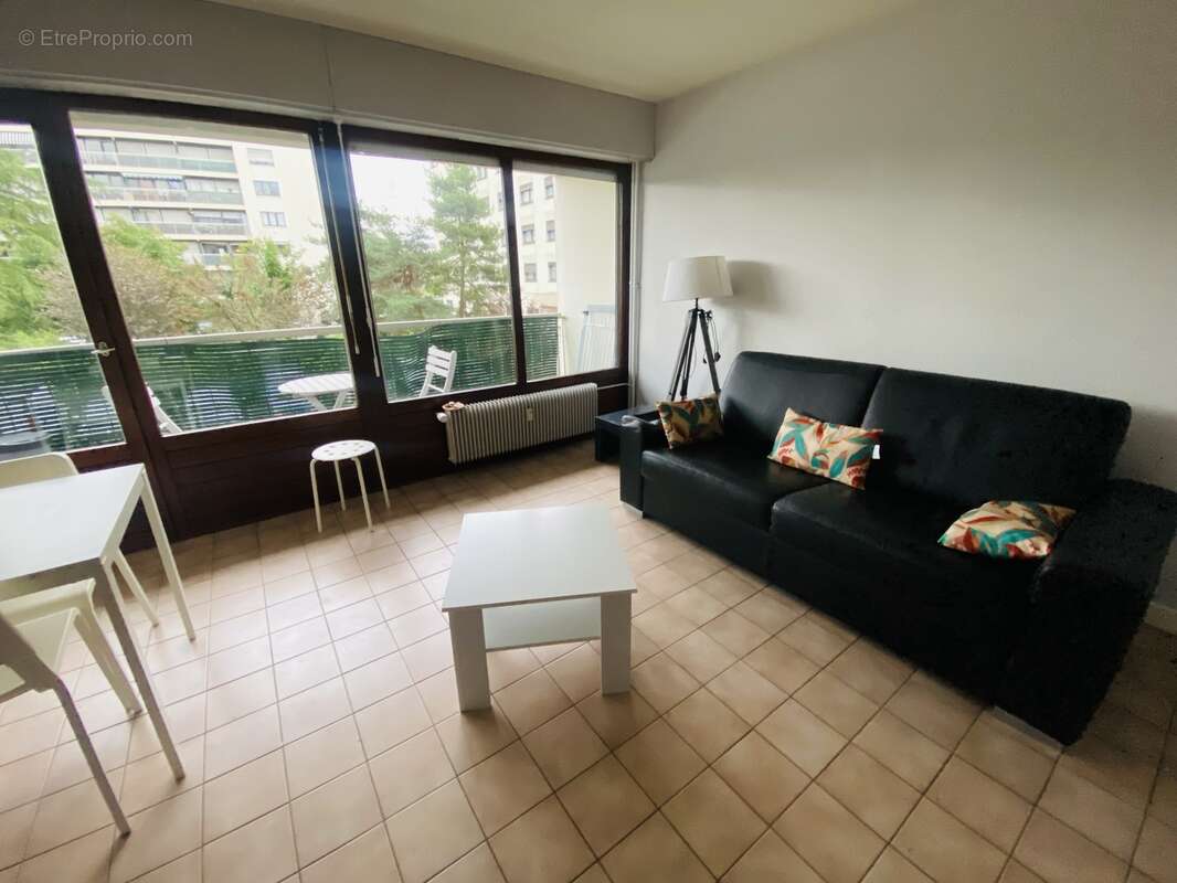 Appartement à AMBILLY