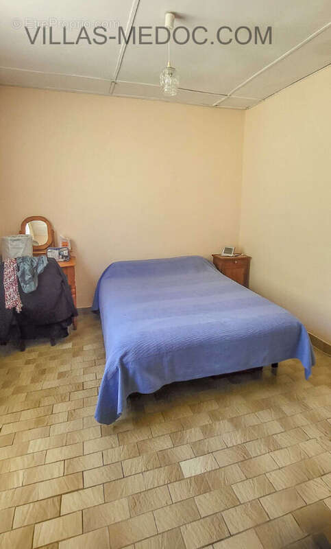 Maison à VENDAYS-MONTALIVET