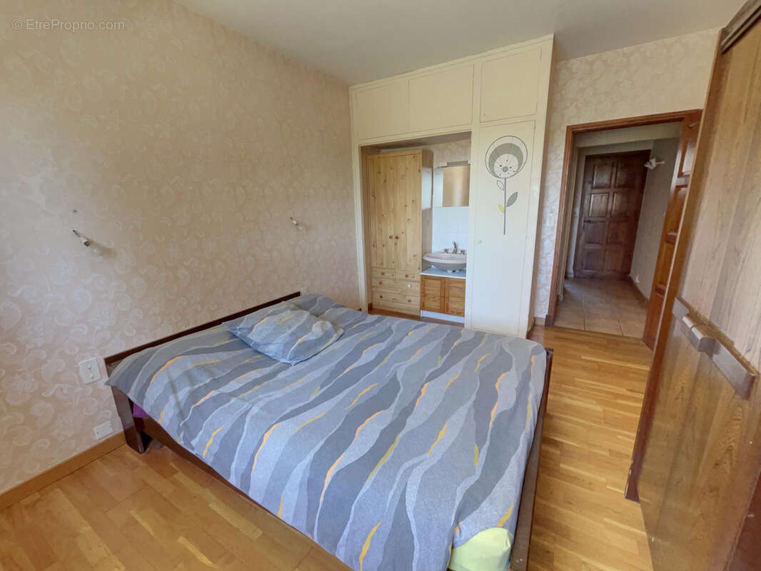 Maison à MIRANDOL-BOURGNOUNAC