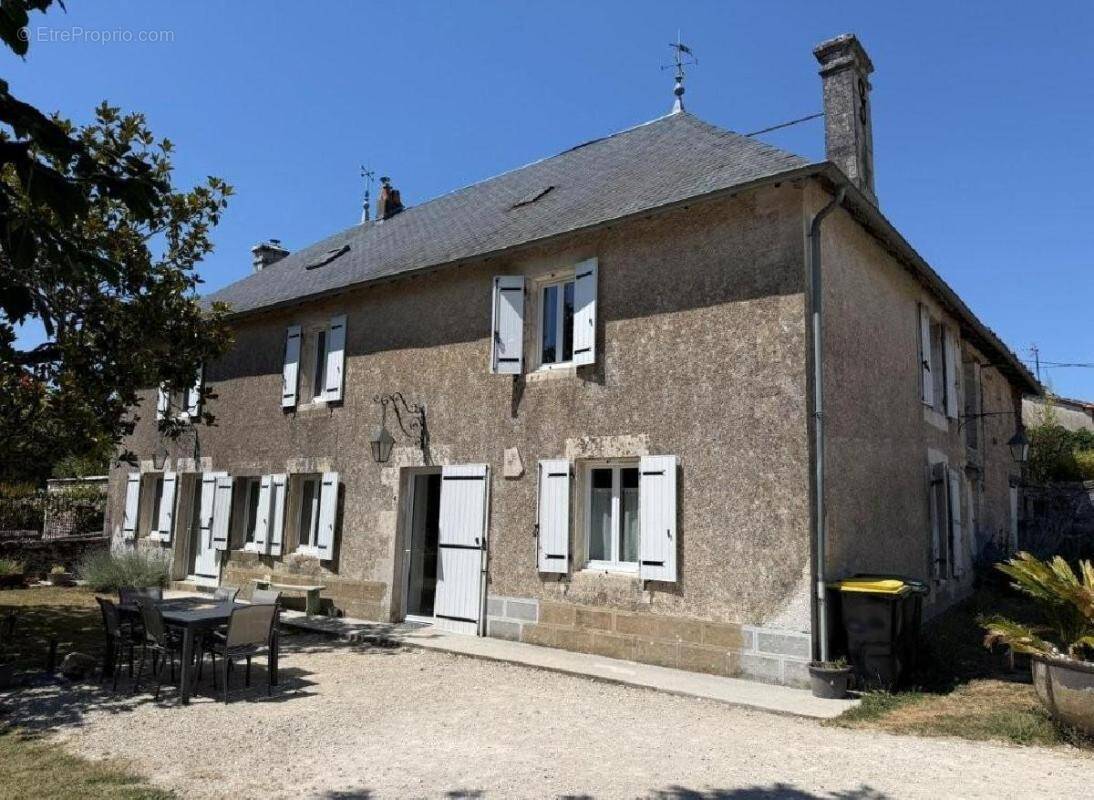 Maison à RUFFEC