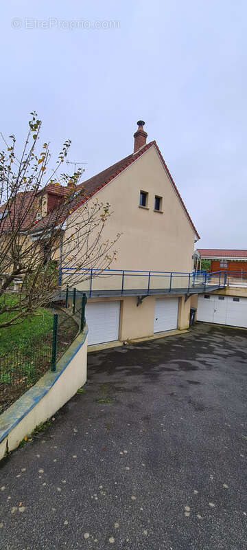 Maison à SAINT-PIERRE-EN-VAL