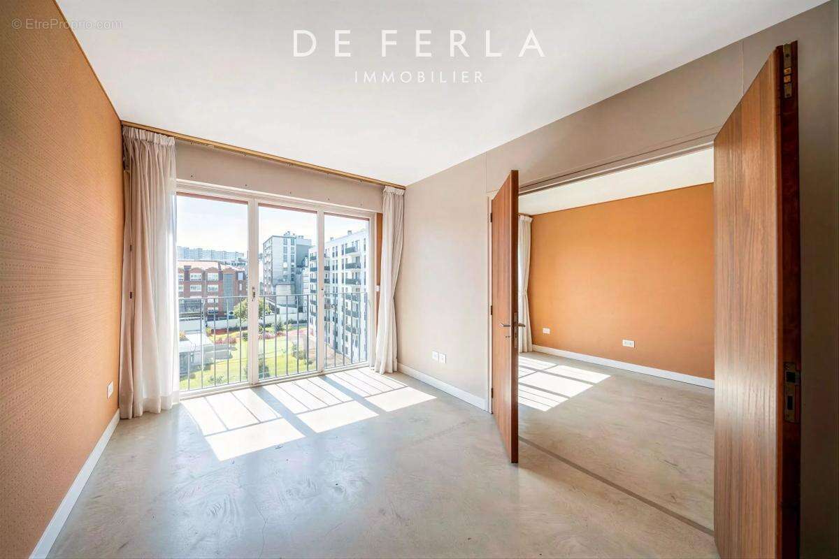 Appartement à PARIS-15E