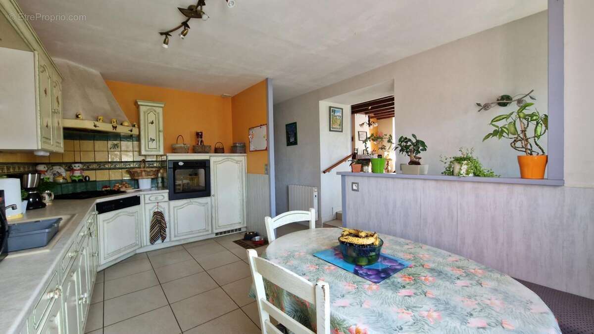 Maison à SAINT-JULIEN-DE-CONCELLES