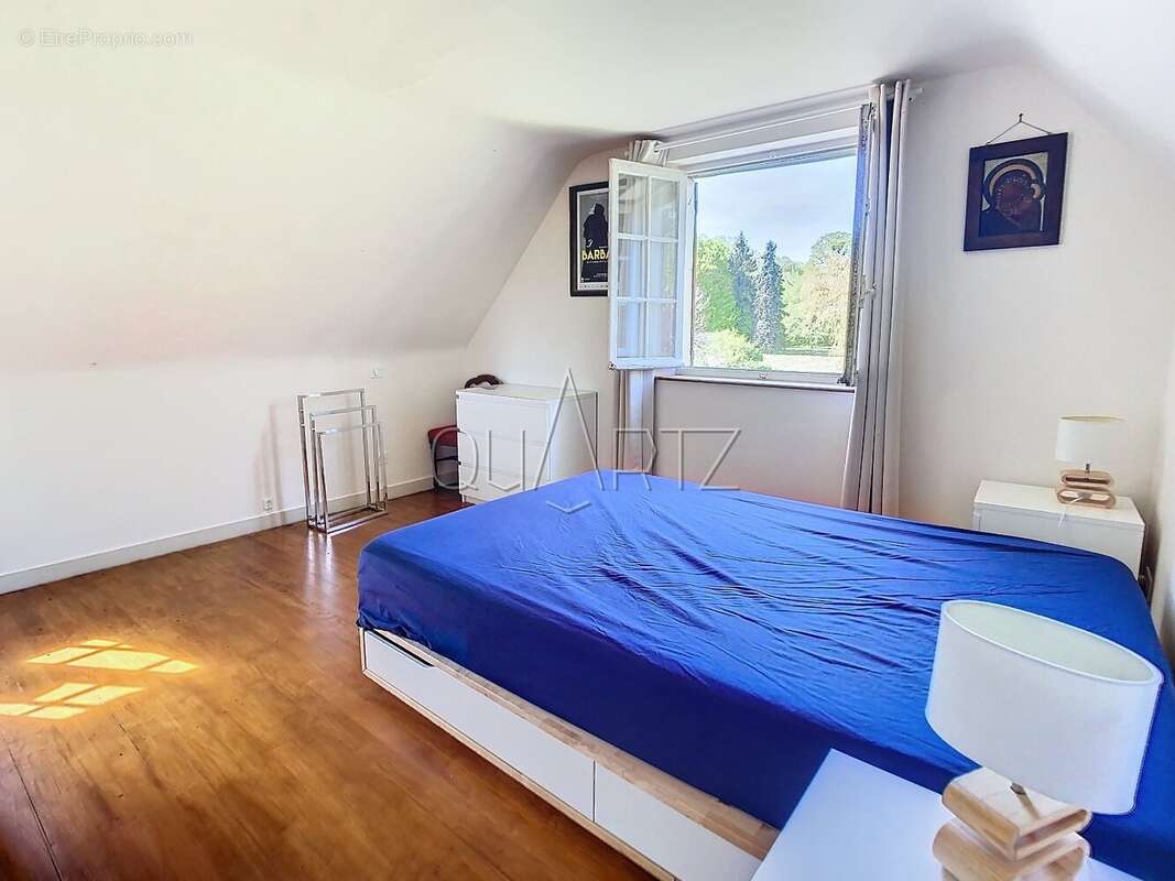 Maison à HOUDAN