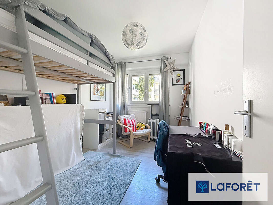 Appartement à LE PLESSIS-TREVISE