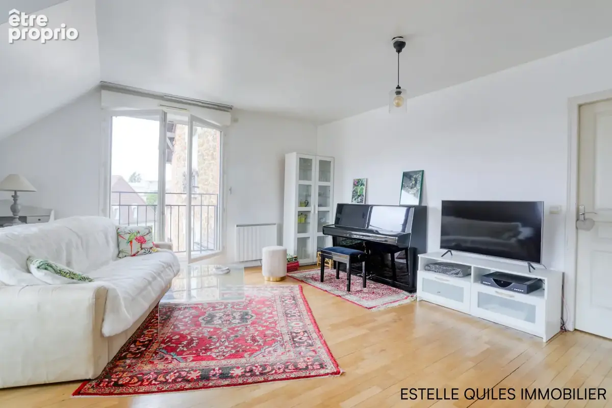 LE CHESNAY Place Dutartre. Appartement 2 pièces en dernier étage avec ascenseur, parking et cave - photo 4