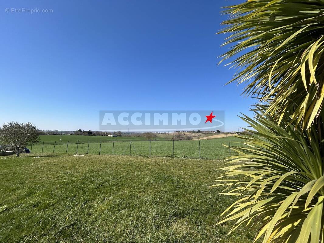 Terrain à DREMIL-LAFAGE