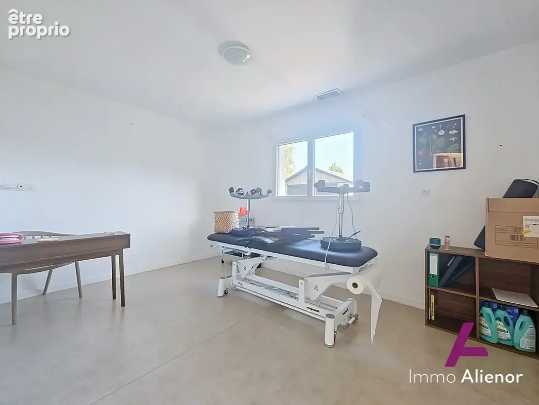 Commerce 134 m² à vendre à Le Barp (33114) - photo 9