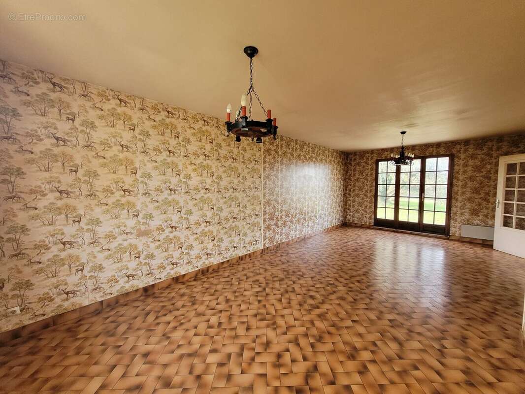 Maison à BELLOU-SUR-HUISNE