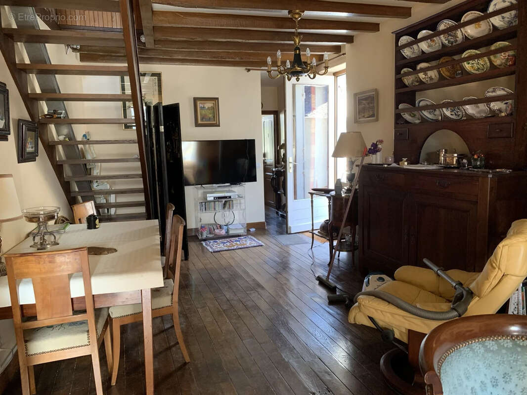 Maison à LE PONT-CHRETIEN-CHABENET