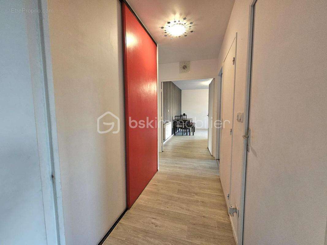 Appartement à DUGNY