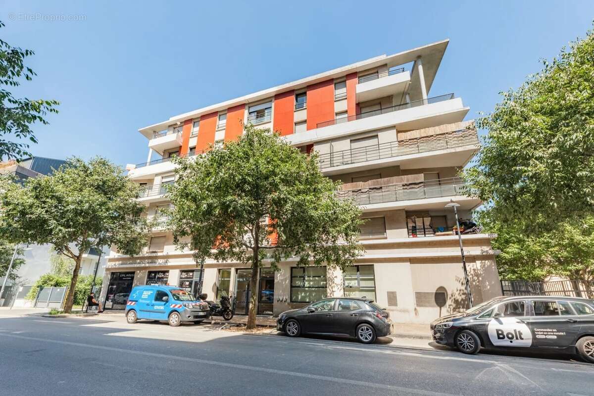 Appartement à VILLENEUVE-LA-GARENNE