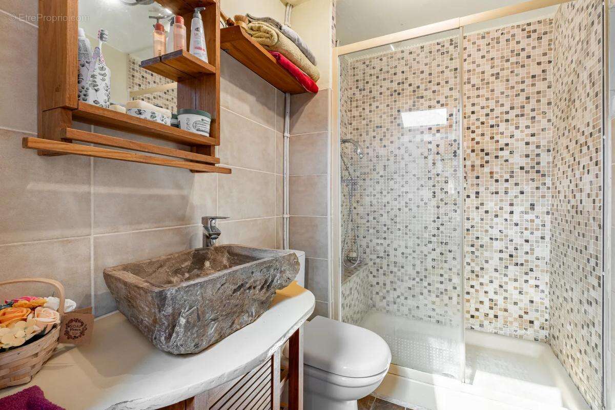 Maison à SAINT-VALLIER-DE-THIEY