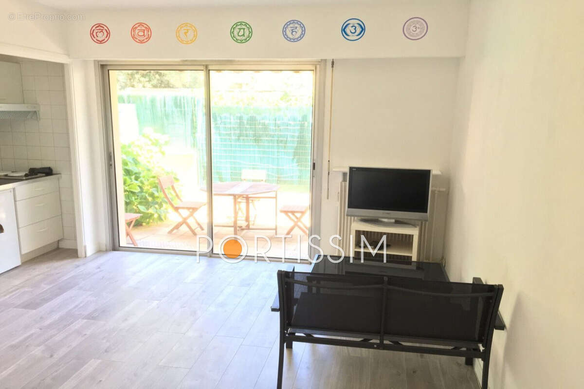 Appartement à SAINT-LAURENT-DU-VAR