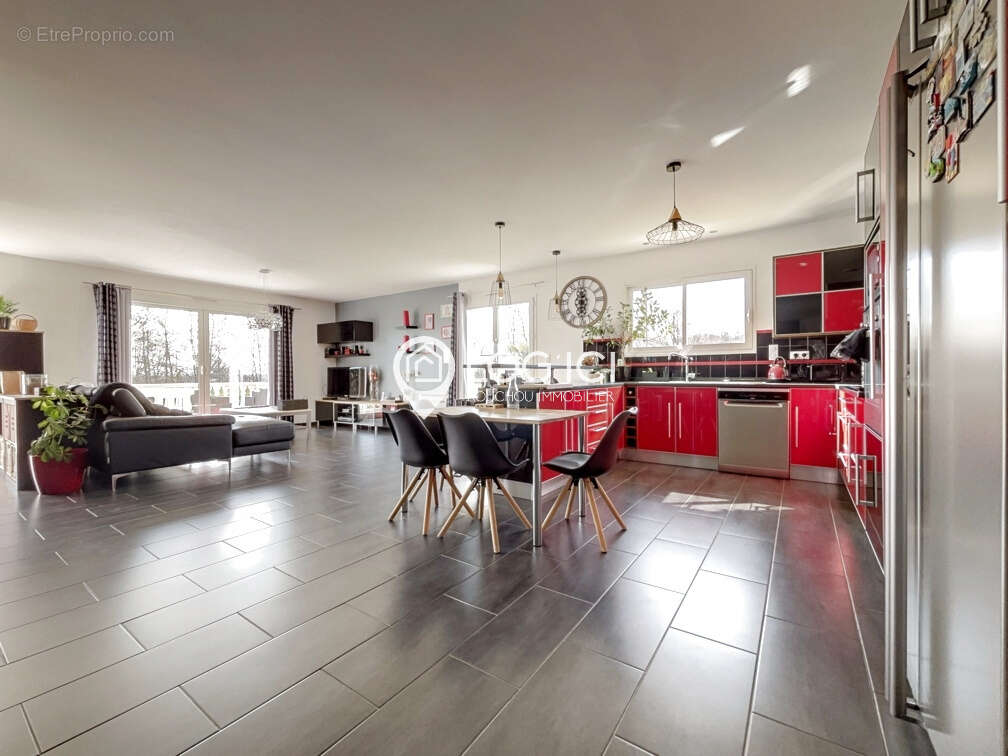 Maison à VIELLENAVE-D'ARTHEZ