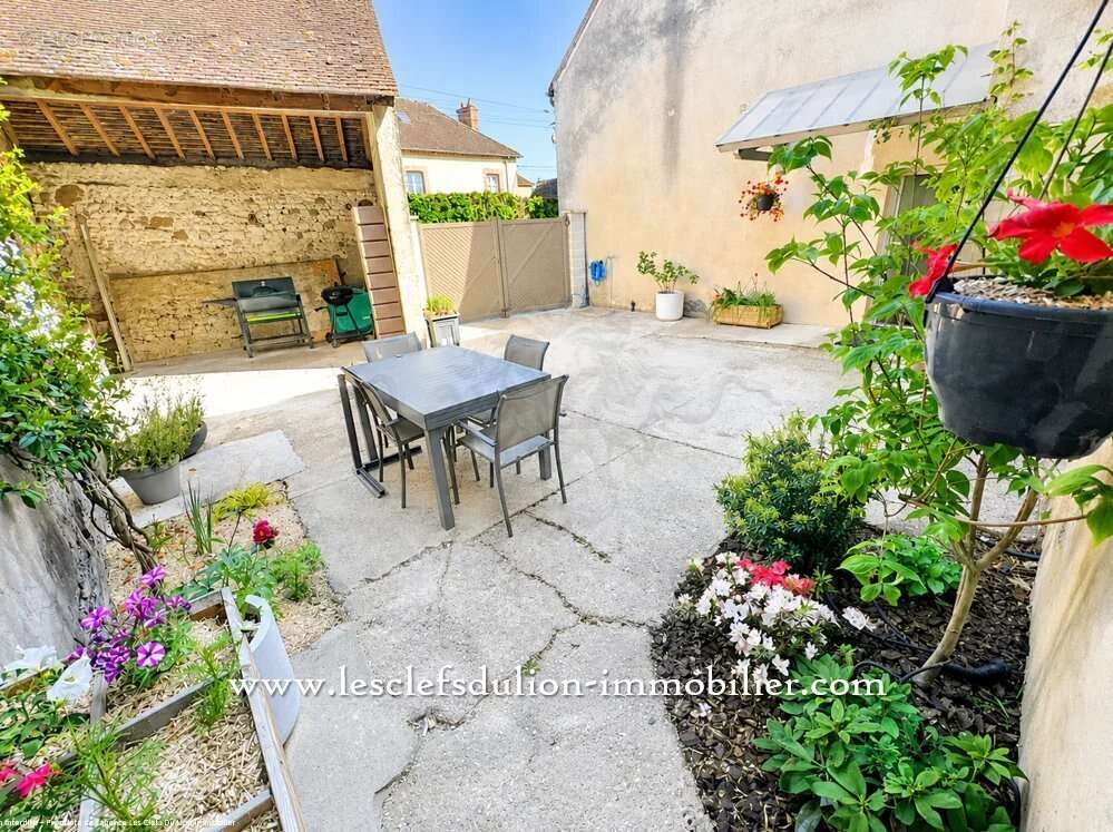 Maison à LORREZ-LE-BOCAGE-PREAUX