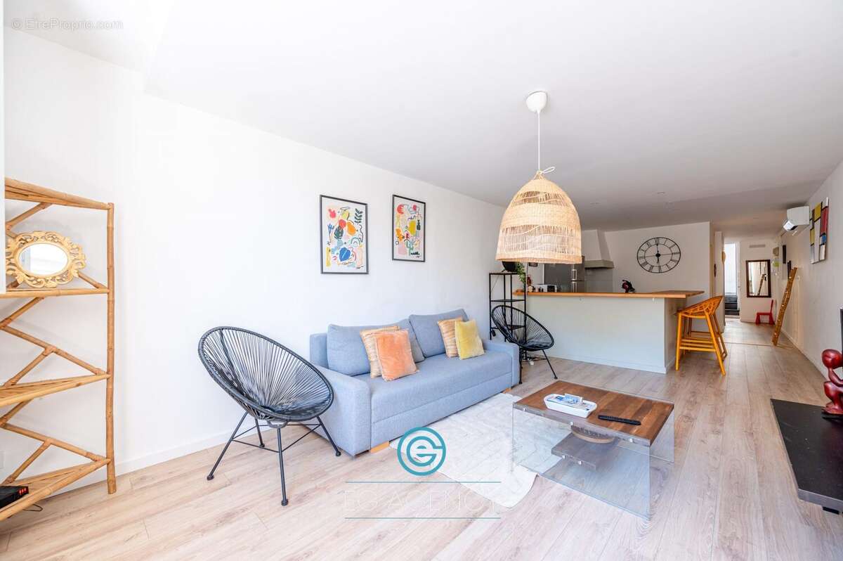 Appartement à MARSEILLE-6E