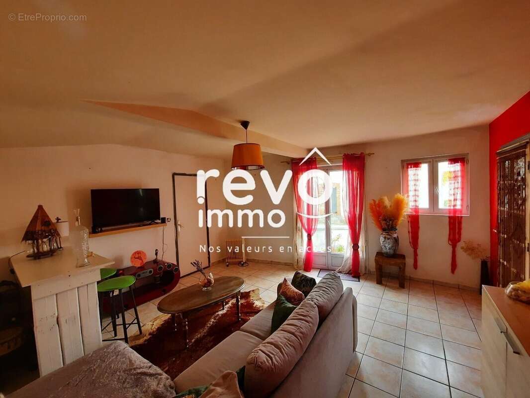 Maison à SAINT-REMY-EN-MAUGES