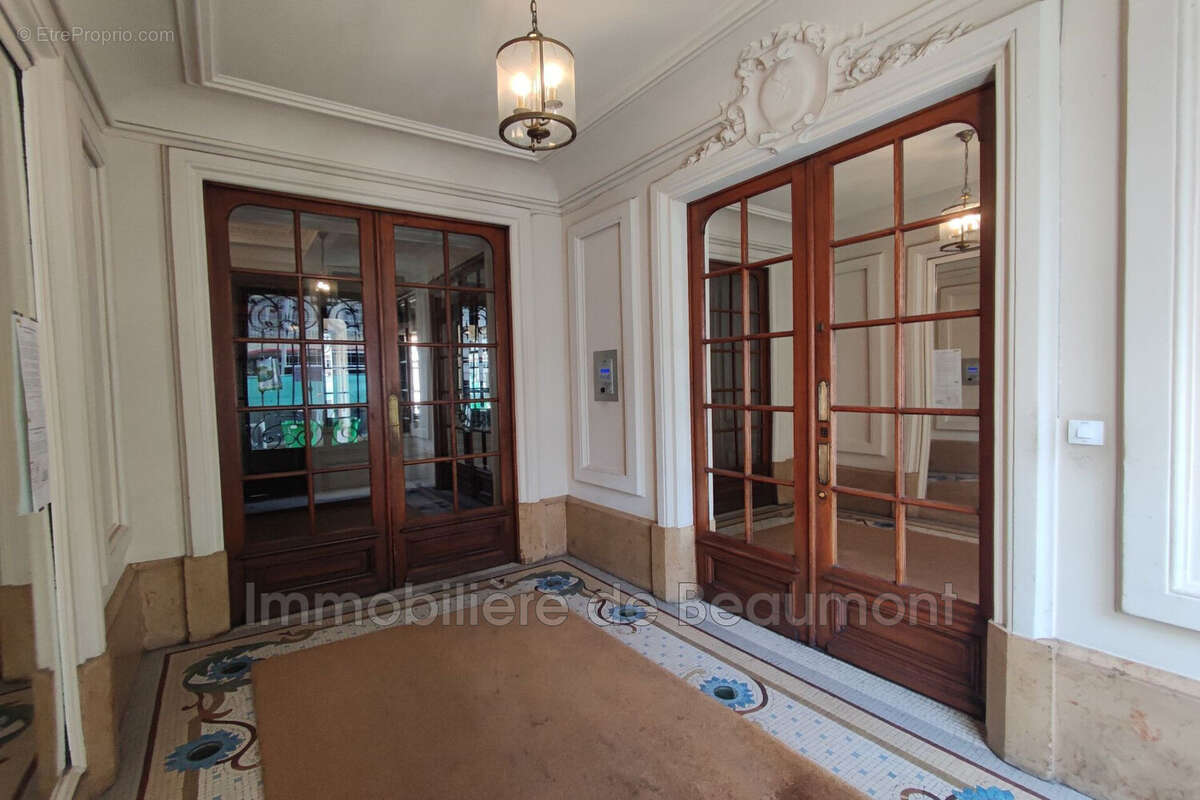 Appartement à PARIS-17E