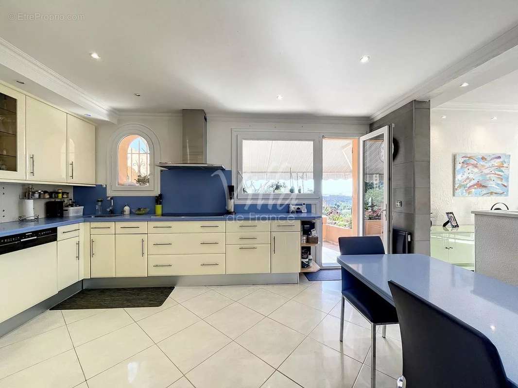 Maison à MANDELIEU-LA-NAPOULE