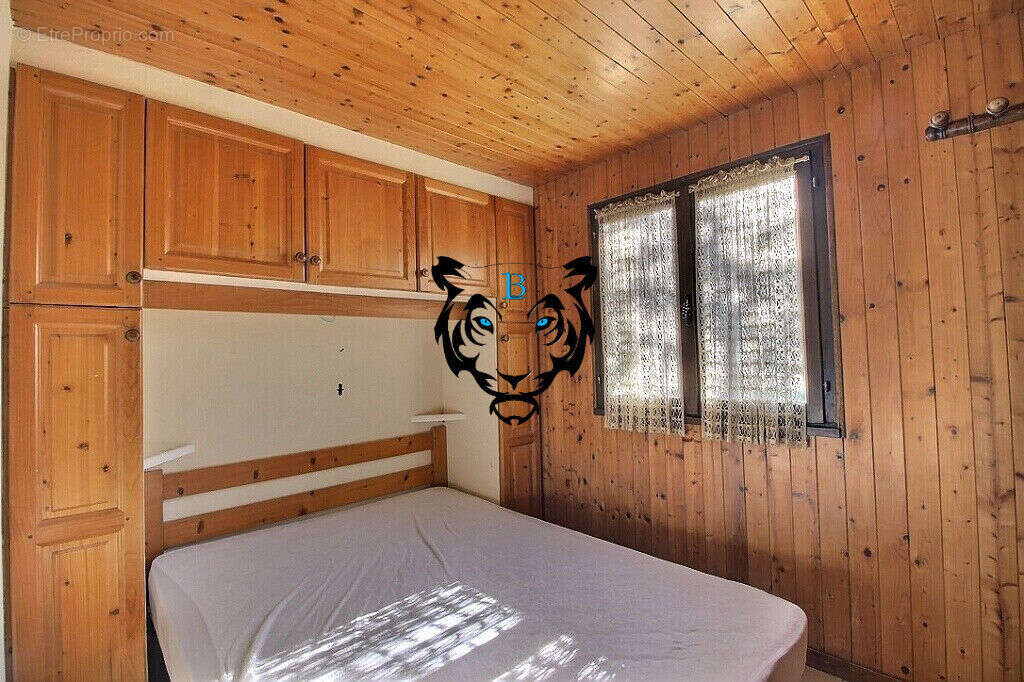 Maison à ROQUEBRUNE-SUR-ARGENS