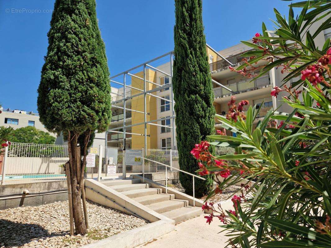 Appartement 65 m² 2 chambres terrasse garage et piscine - photo 9