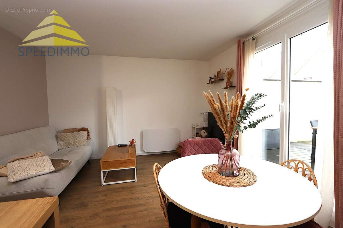Appartement à MANDRES-LES-ROSES