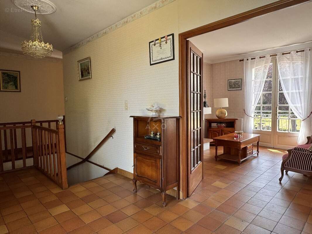 Maison à MAGNAC-SUR-TOUVRE