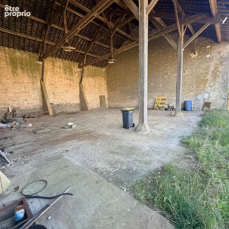 Terrain À Vendre viabilisé avec grand hangar - photo 6